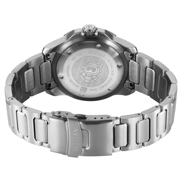 Titan Zero Hour Diver's 100m Quartz Analog Black Dial Silver Stainless Steel Strap Watch For Men 10067km01