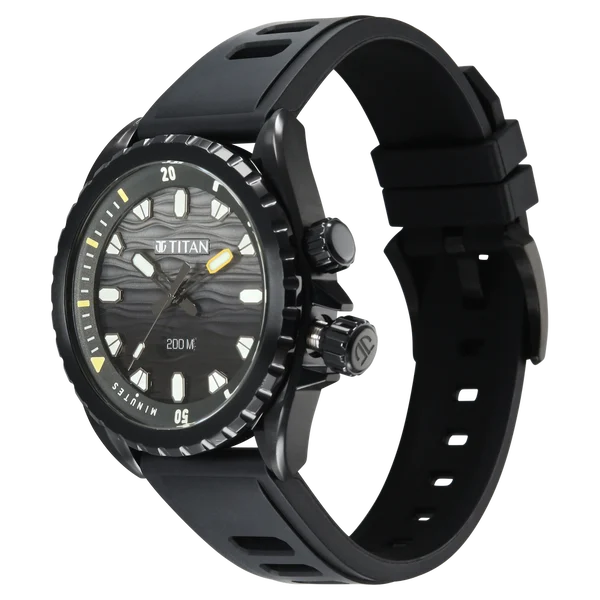 Titan Zero Hour Diver's 200m Quartz Analog Black Dial Black FKM Strap Watch For Men 10068np01