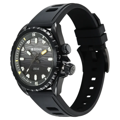 Titan Zero Hour Diver's 200m Quartz Analog Black Dial Black FKM Strap Watch For Men 10068np01