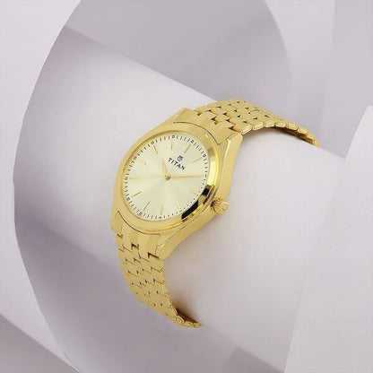Titan Quartz Analog Champagne Dial Stainless Steel Strap Watch for Men nr1648ym02