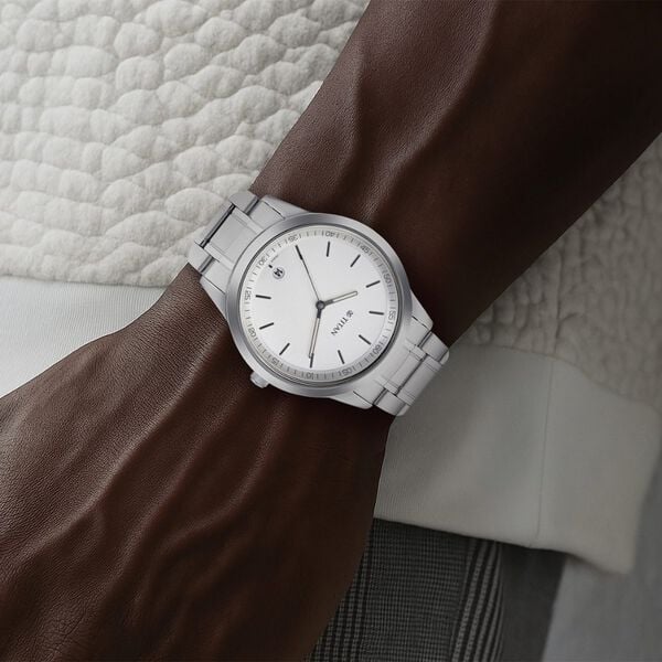 Titan Men's Timeless Style Watch: Refined White Dial and Metal Strap np1806sm03