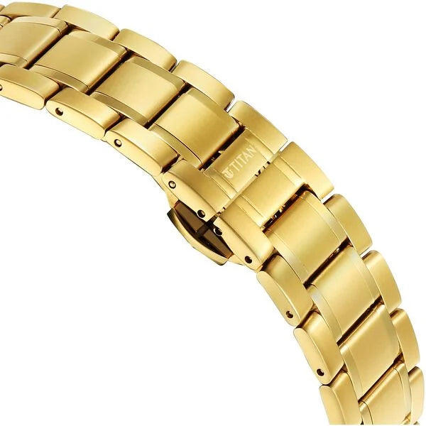 Titan Edge Gleam Quartz Analog Green Dial Golden Stainless Steel Strap Watch For Men nu1843ym05