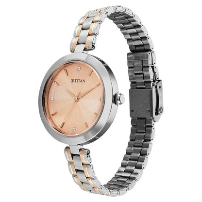 Titan Titan Karishma Quartz Analog Rose Gold Dial Two Toned Stainless Steel Strap Watch For Women nu2969km01