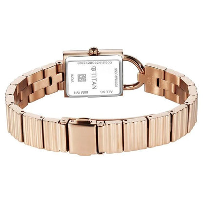 Titan Metro Quartz Analog Green Dial Stainless Steel Strap Watch For Women nu95303wm01 Women's Watch