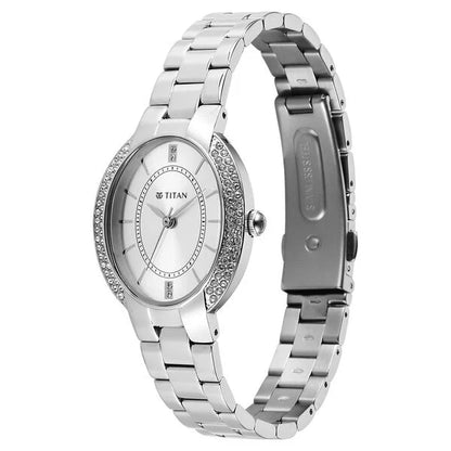 Titan Metro Quartz Analog Silver Dial Stainless Steel Strap Watch For Women nu95304sm01