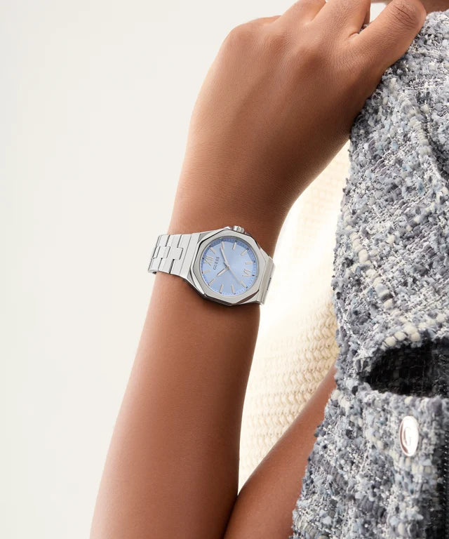 GUESS Empress Analog Watch for Women with Round Dial & Water Resistant Women's Wrist Watches GW0873L1