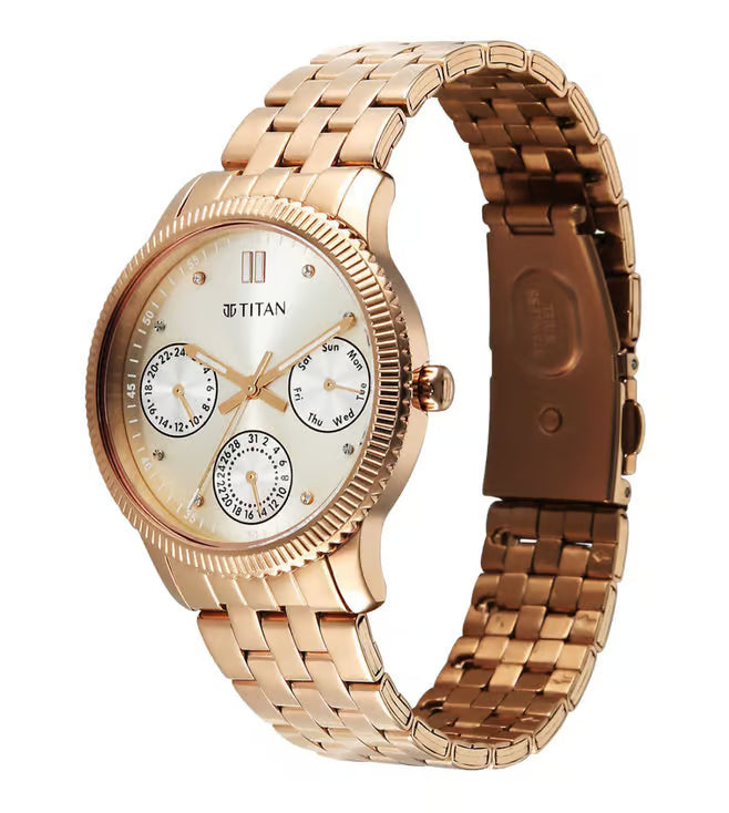 Sports Fashion Quartz Women 42.5 mm NU2765WM02