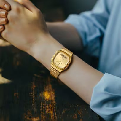 Casio Vintage AQ-240EG-9ADF Analog-Digital Gold Dial Unisex (D421)